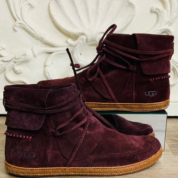 burgundy uggs